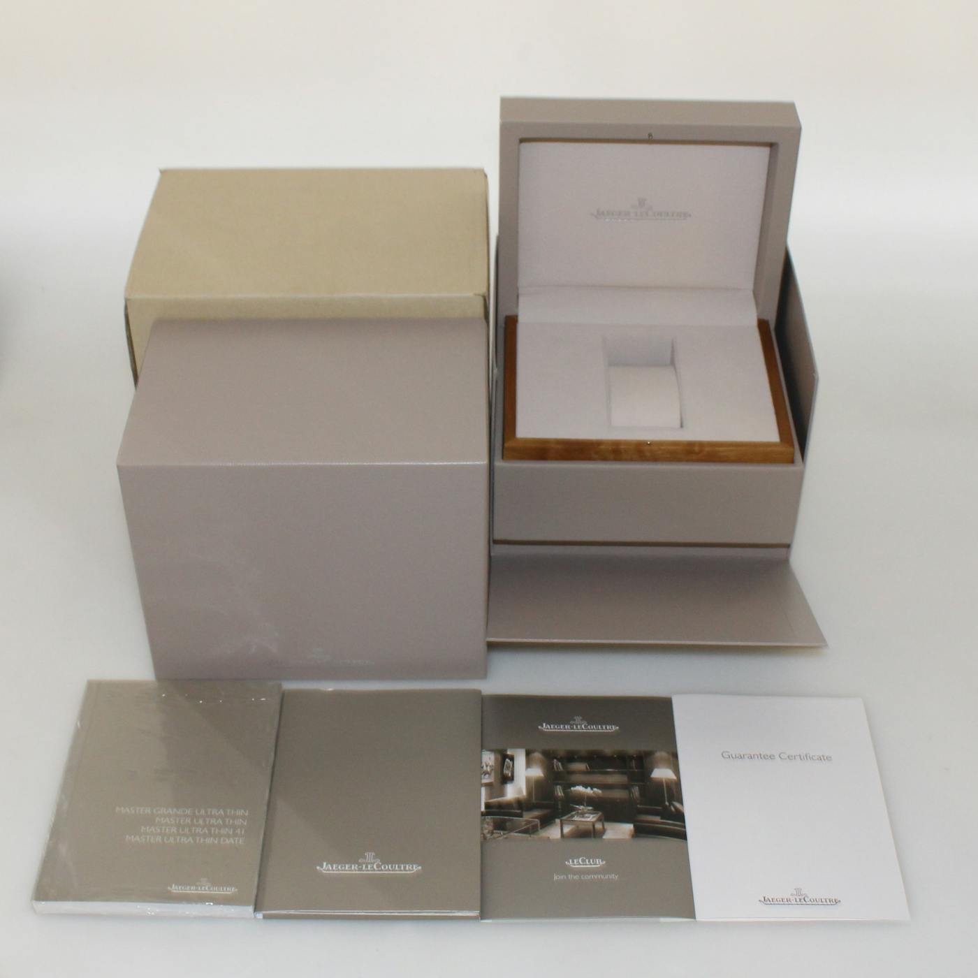 Jaeger-LeCoultre Master Ultra Thin Q1282510 | WatchBox