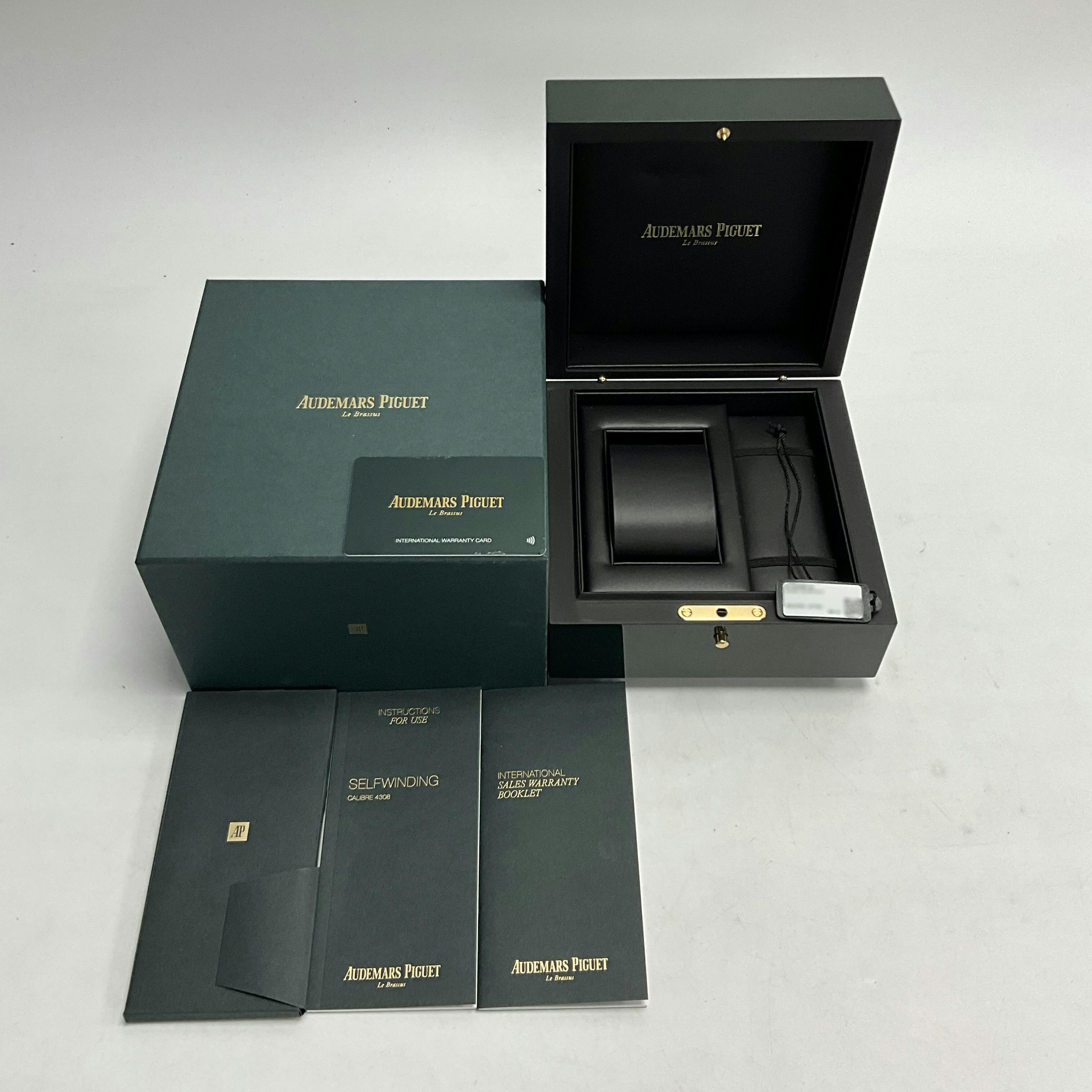 Audemars piguet discount box and papers