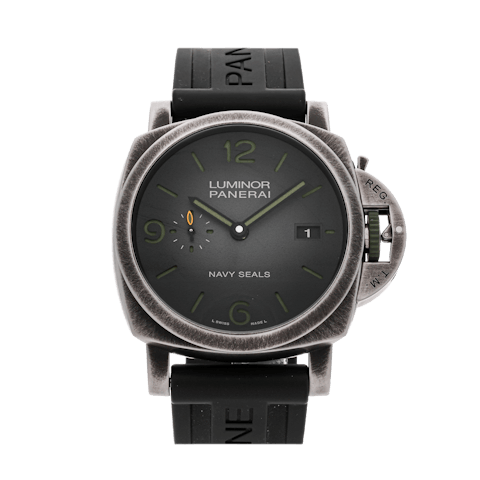 Vertical Luminor Marina Navy SEALs