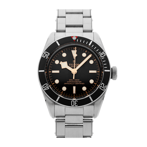 Vertical Heritage Black Bay