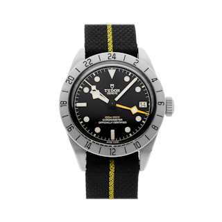 Vertical Black Bay Pro