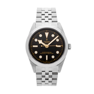 Vertical Black Bay
