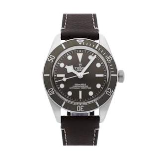 Vertical Black Bay Fifty-Eight